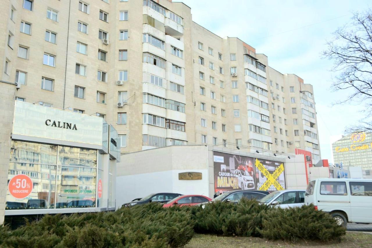 Stefan Cel Mare Apartment คีชีเนา ภายนอก รูปภาพ