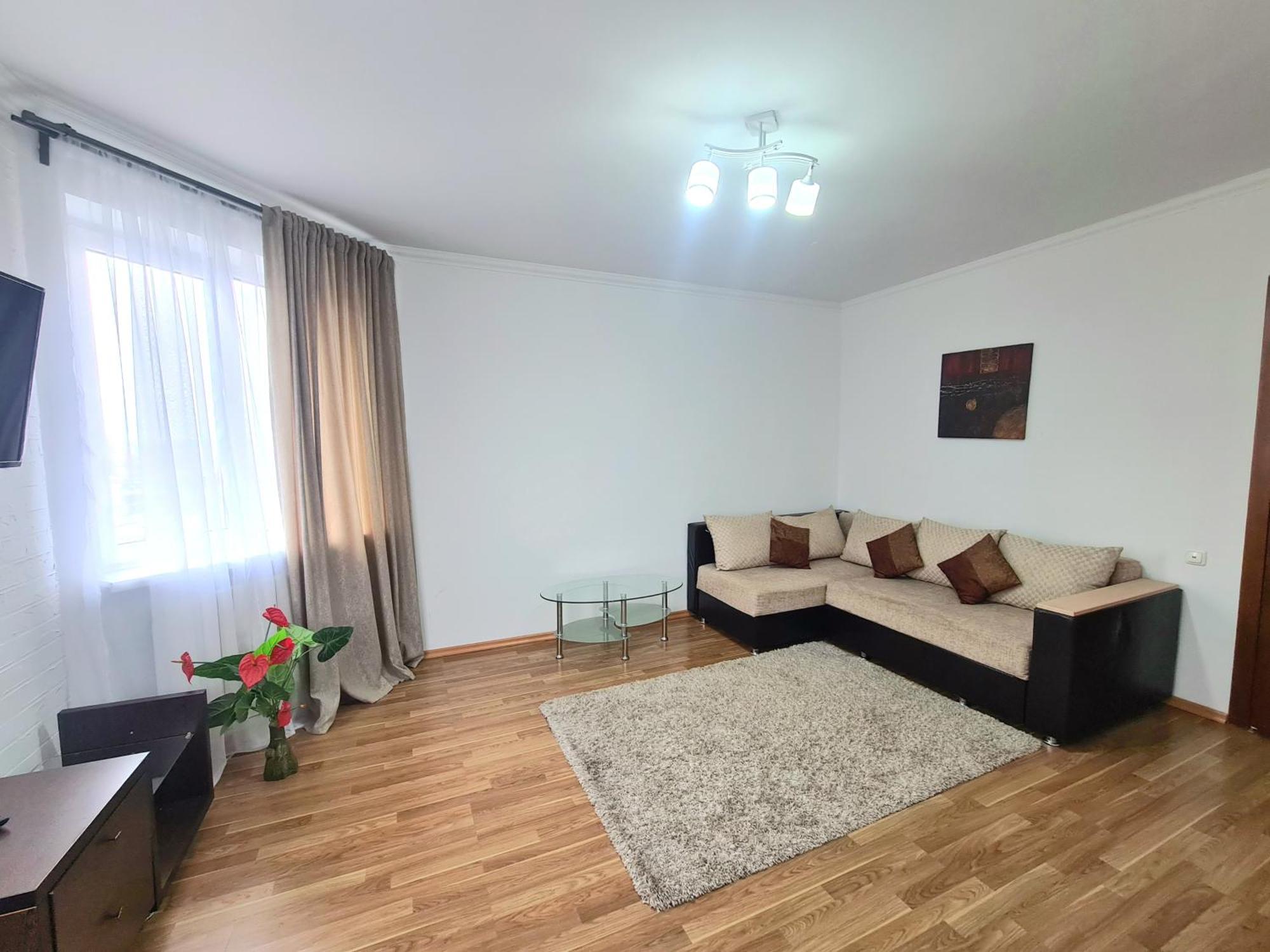 Stefan Cel Mare Apartment คีชีเนา ภายนอก รูปภาพ